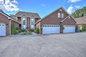 103 Hampton Green