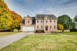 3913 Lake Valley Court