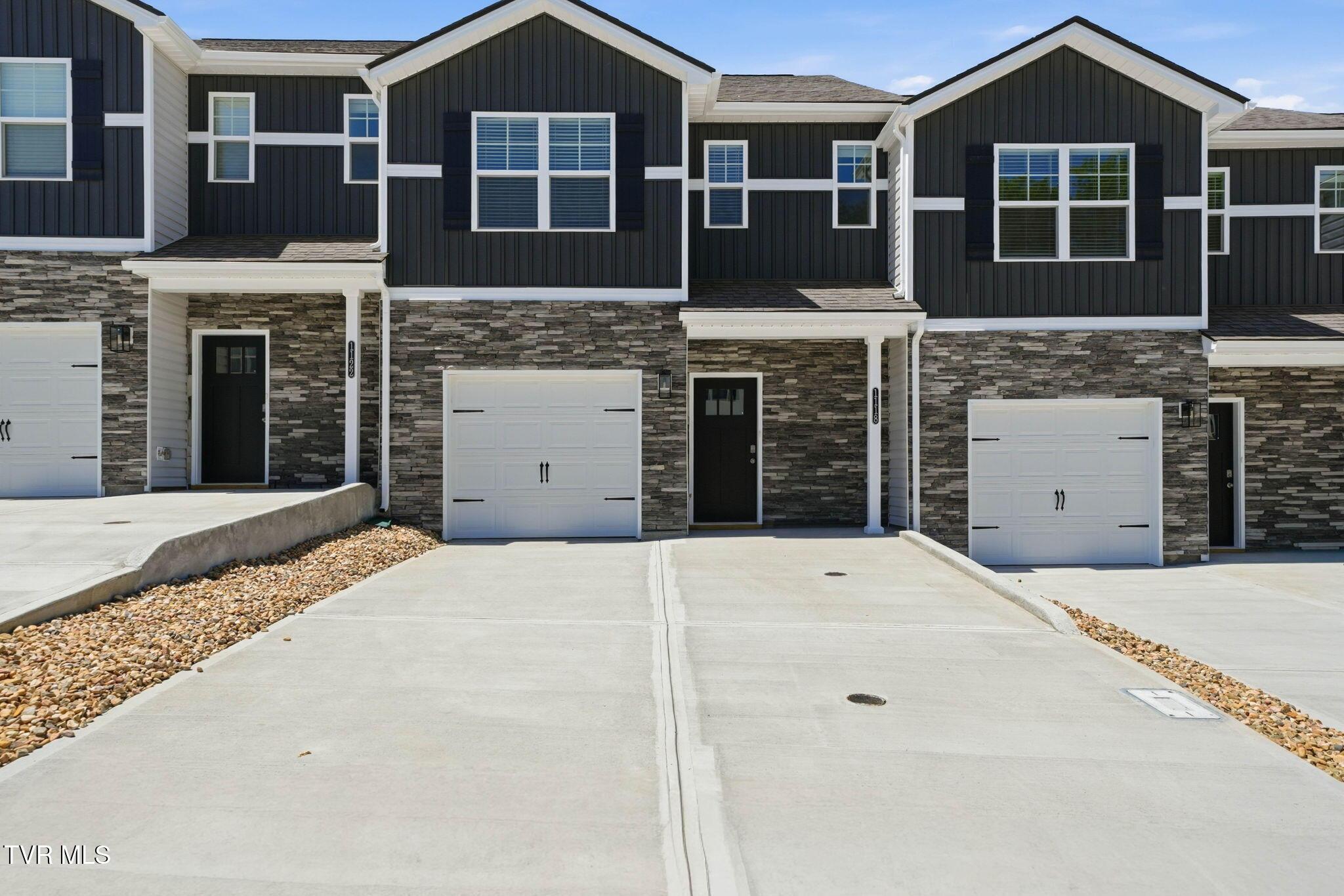 Image 1: 1-web-or-mls-1118 Wenna Wy-1
