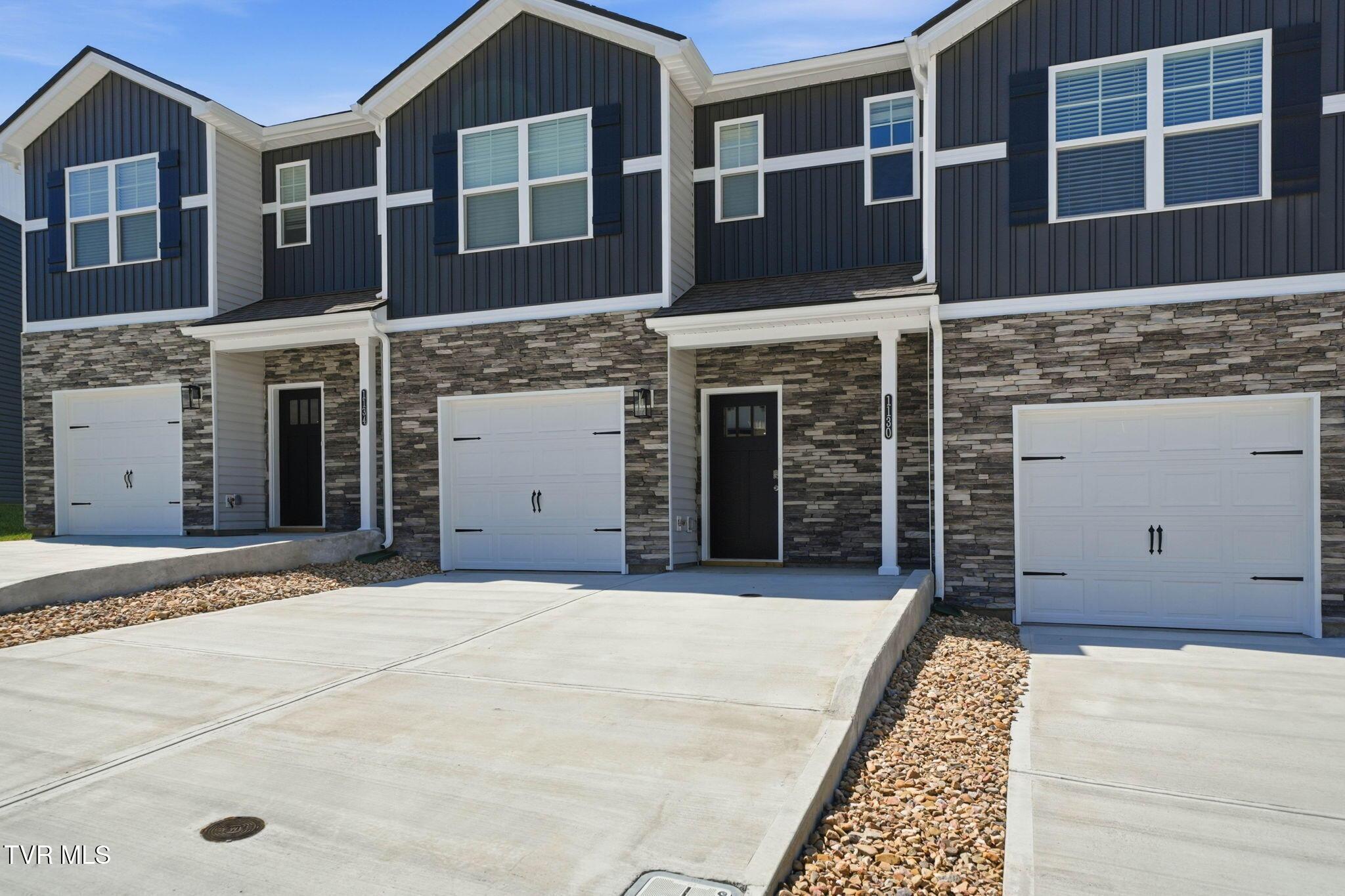 Image 2: 12-web-or-mls-1130 Wenna Way-2