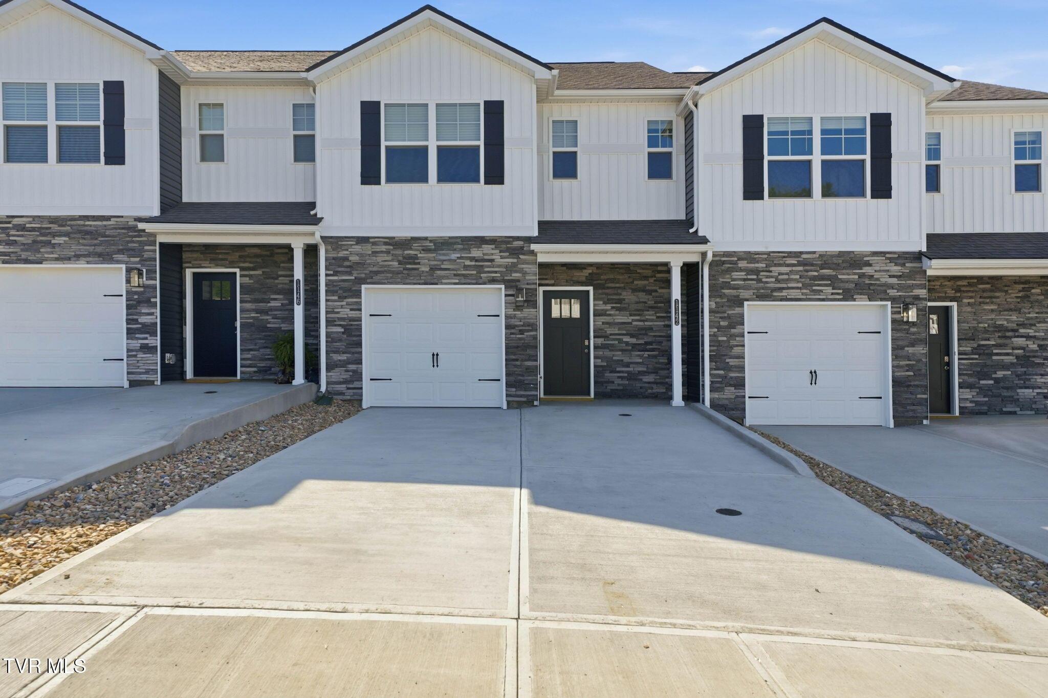 Image 1: 1-web-or-mls-1142 Wenna Wy-1