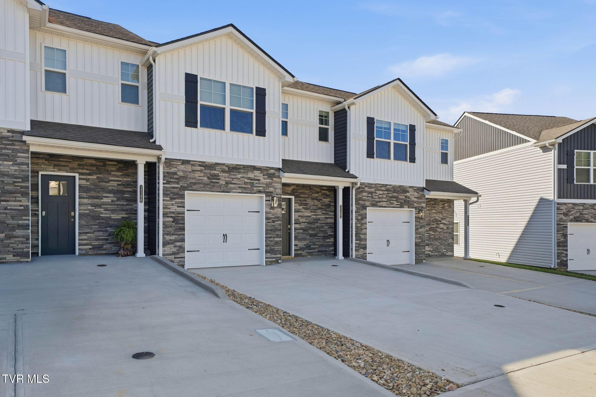 Image 2: 12-web-or-mls-1142 Wenna Wy-2