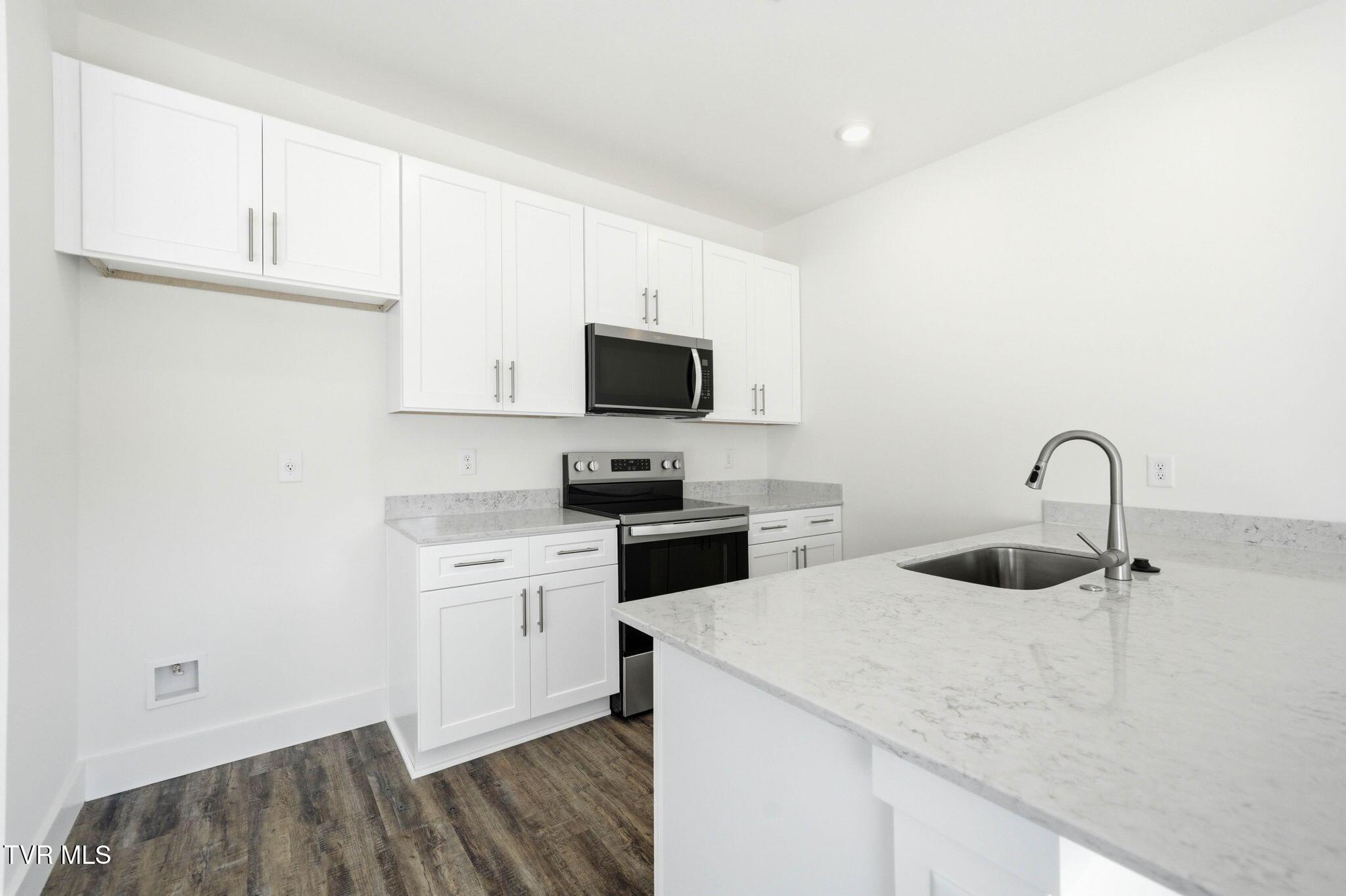 Image 4: 30-web-or-mls-1142 Wenna Wy-9