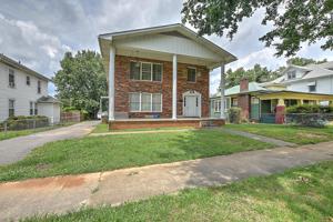 424 Maple Street West