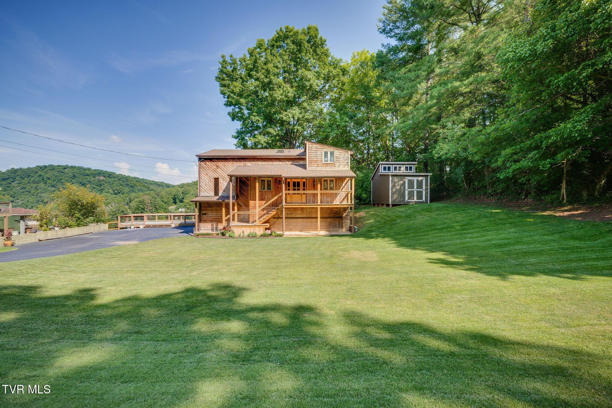 Image 3: Front of Home