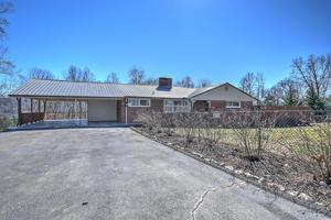 140 Lone Oak Drive