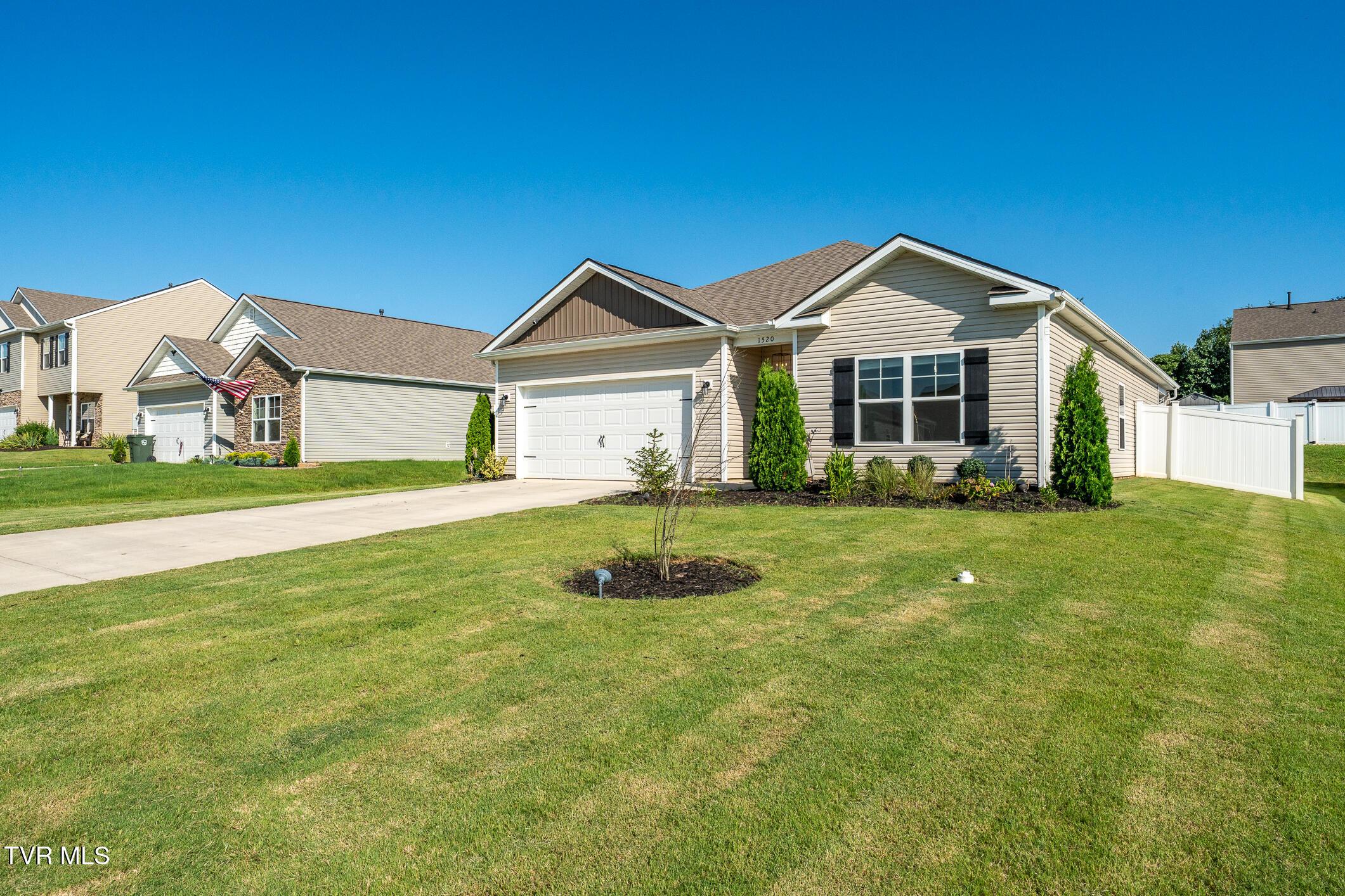 Image 2: 1520 Raccoon Lane (2 of 46)