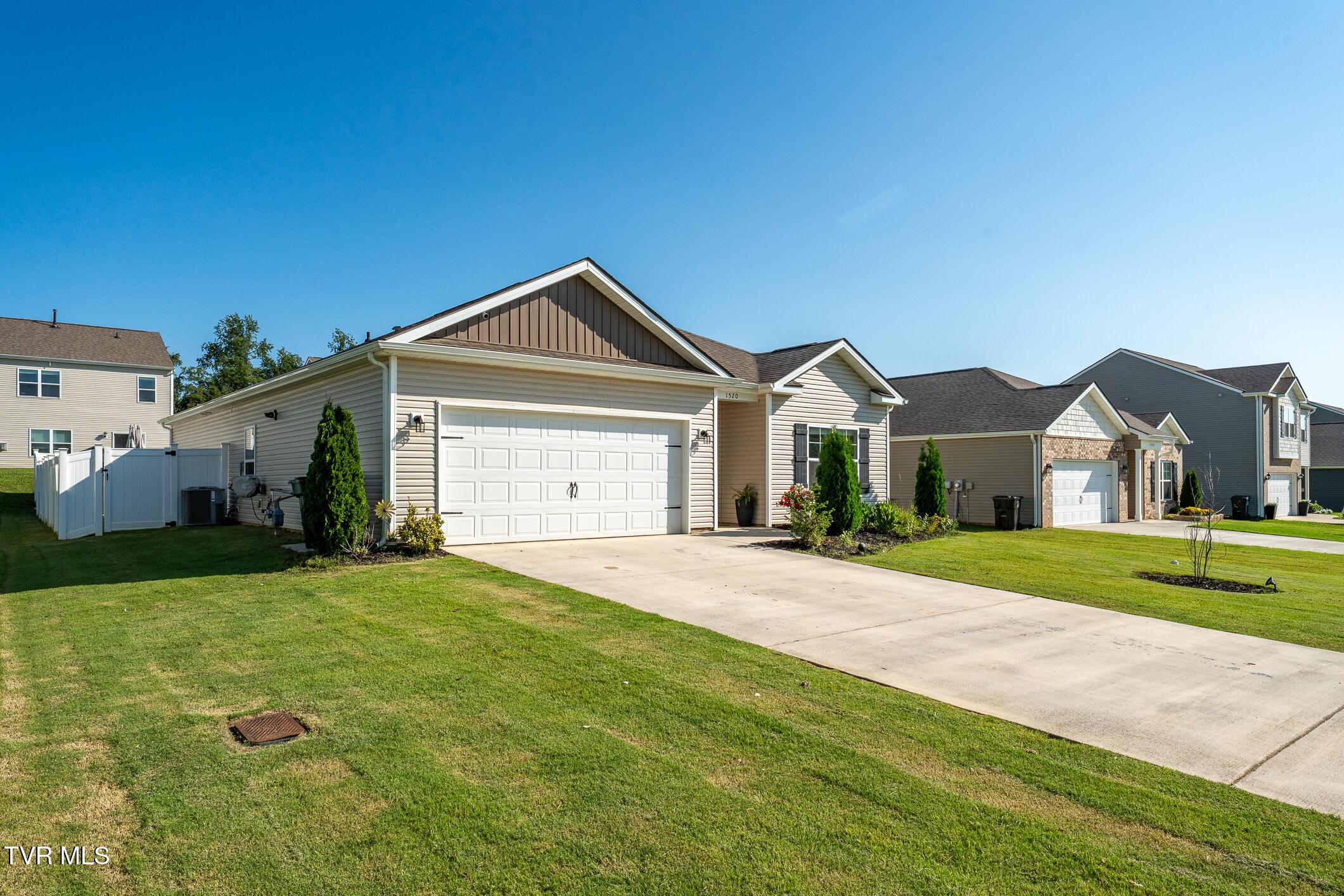 Image 3: 1520 Raccoon Lane (3 of 46)