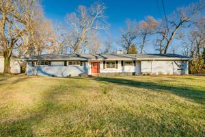 517 Robindale Lane