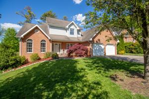3809 Woodleaf Lane