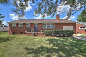 2212 Memorial Court