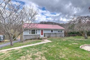 340 Lakecrest Drive