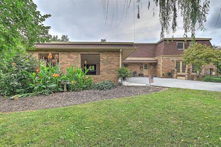 115 Lakeview Circle