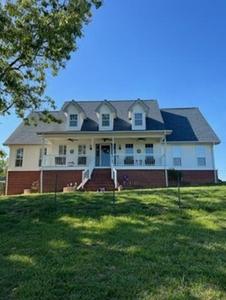 4562 Lakeshore Drive