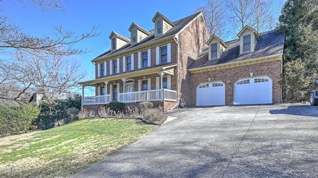 4006 Lakewood Drive