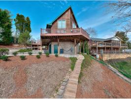602 Lakeside Drive