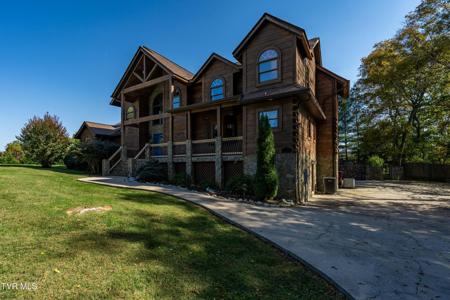 607 Harbor Point Drive