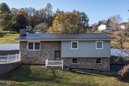124 Regency Drive
