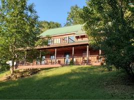 443 Lakeview Drive