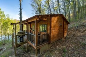 2429 Lakeview Drive