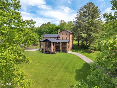 120 Brookfield Drive