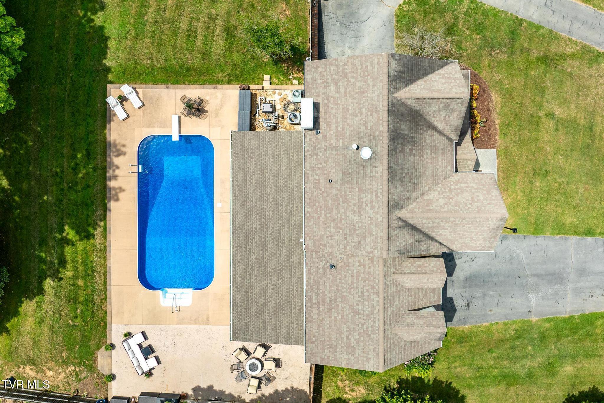 Image 3: 4314 Summerfield Drive (15 of 123)