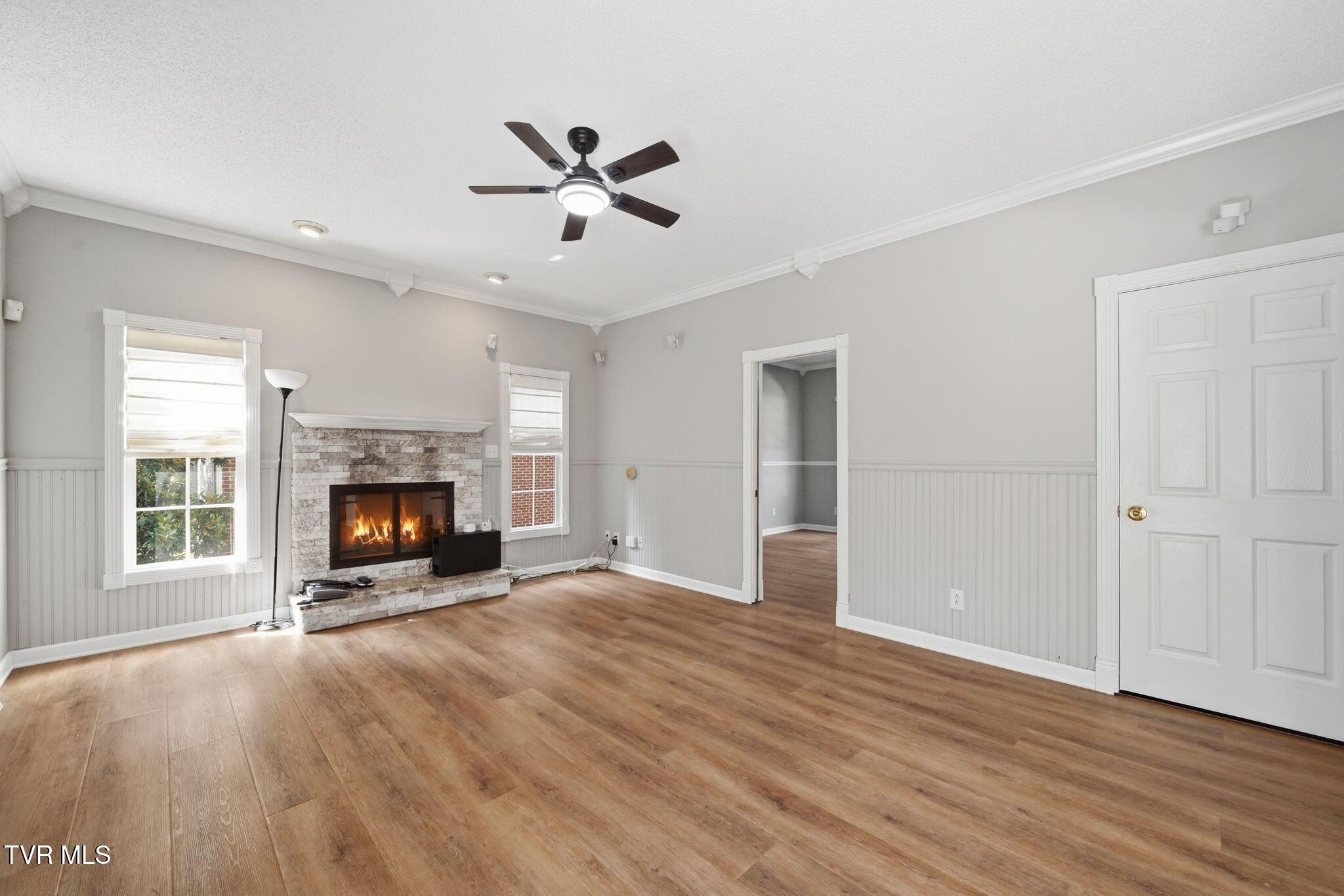 Image 4: 26-web-or-mls-007_JH 20260715-046_with_f