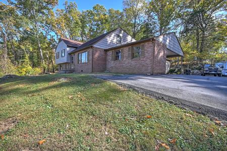 101 Greenwood Lane