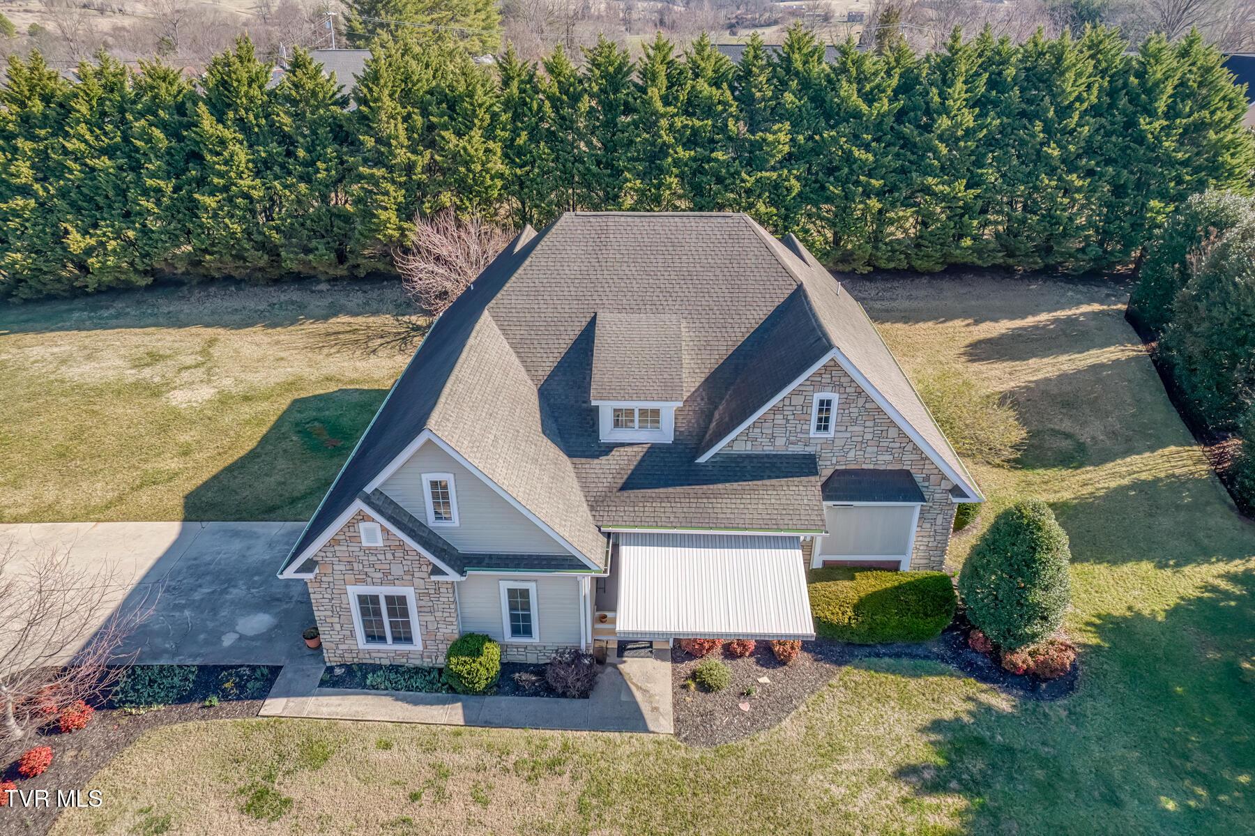 Image 3: 204 James Ct-3