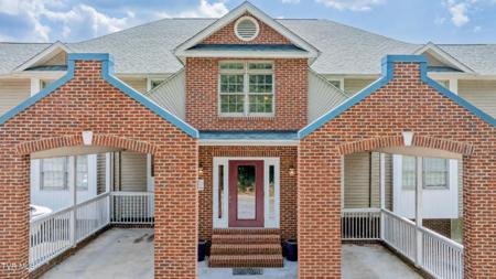 106 Gables Place