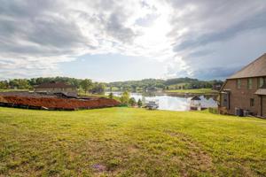 221 Forest Lane North