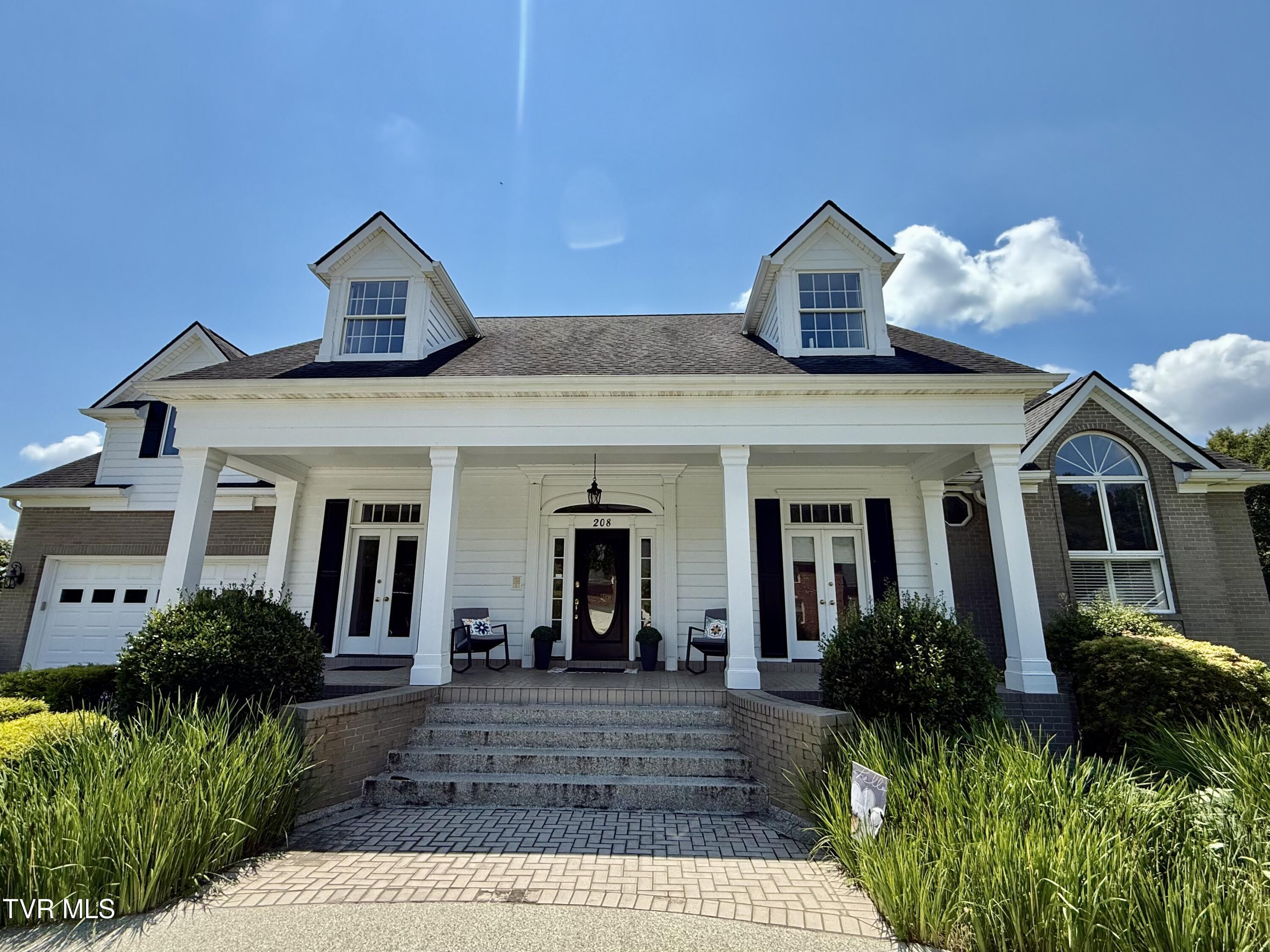 Image 1: 208 Park Ridge Court