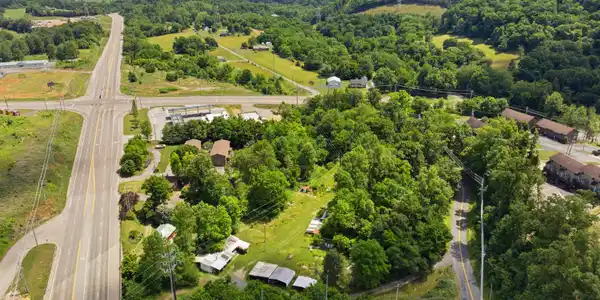 Image 4: 4-print-128 Cedar Creek Rd-12