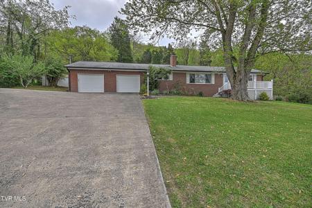 1652 Ridgeway Drive