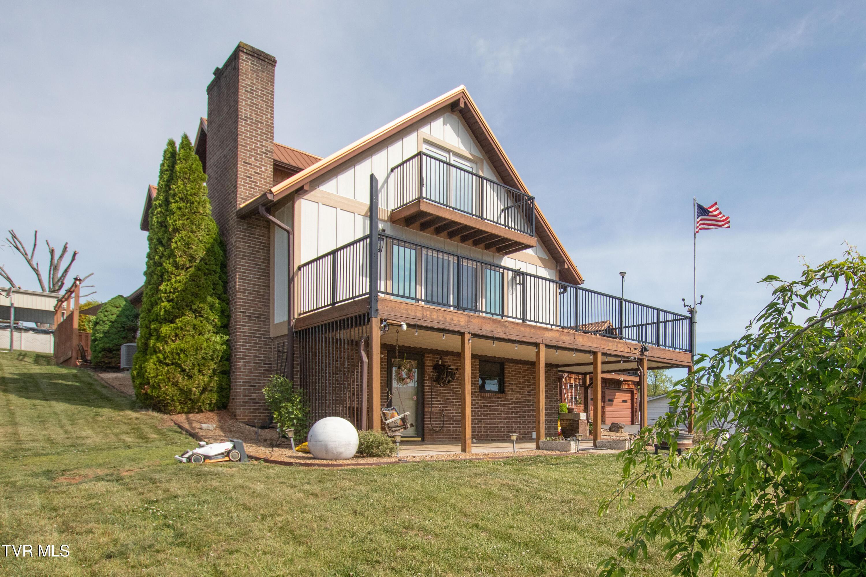Image 2: Front