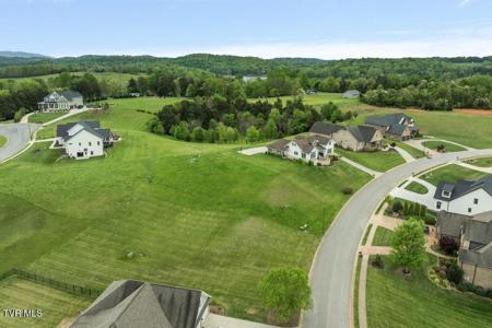 221 North Forest Lane