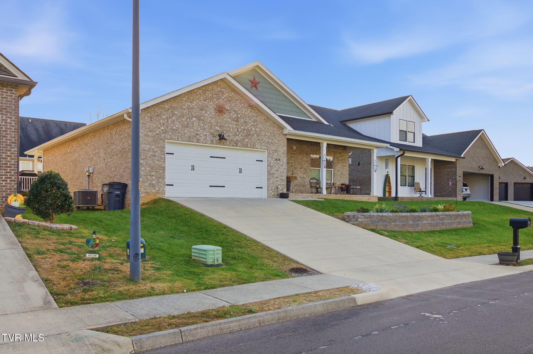 Image 2: 2-web-or-mls-DZ3A9001