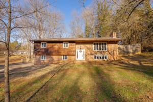 225 Castaway Drive