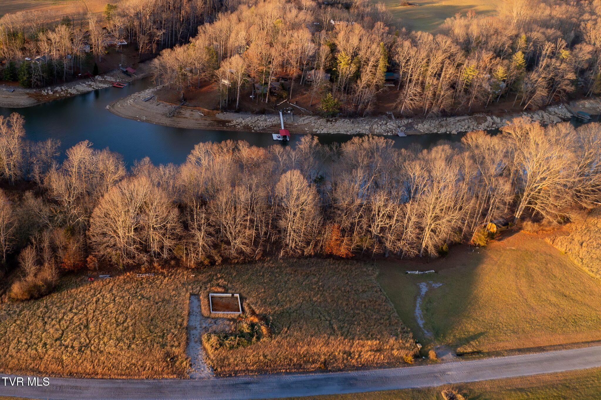 Image 3: 1-web-or-mls-23001-moonshine-dr