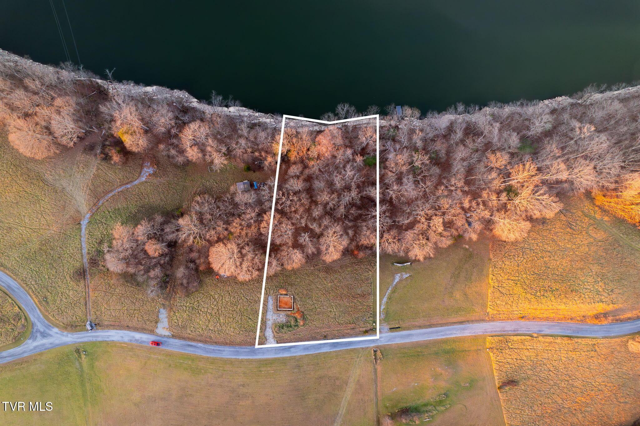 Image 4: 7-web-or-mls-23001-moonshine-dr