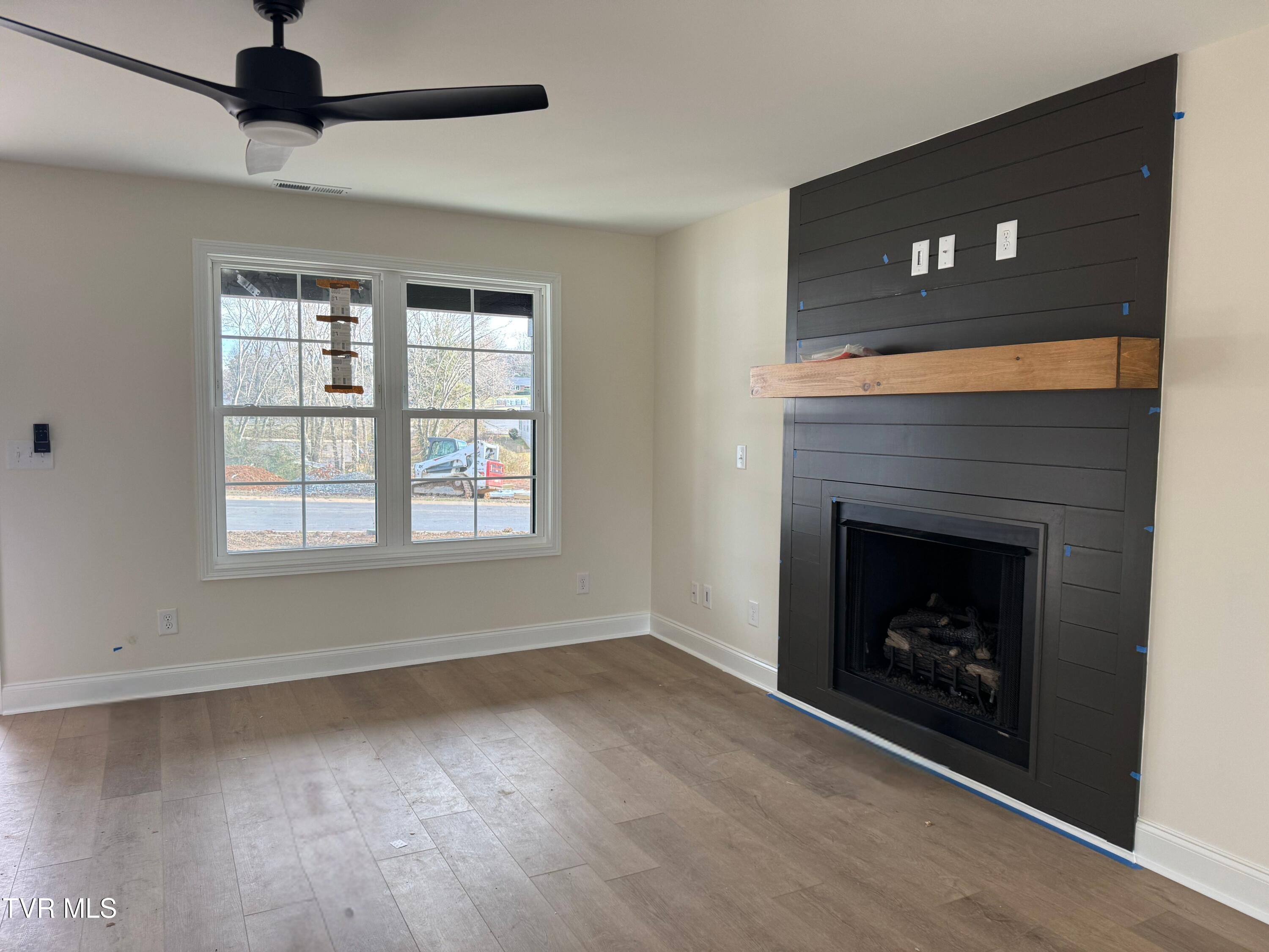 Image 2: living room