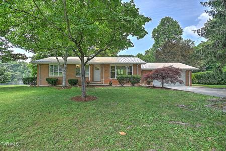 217 Patrick Henry Circle
