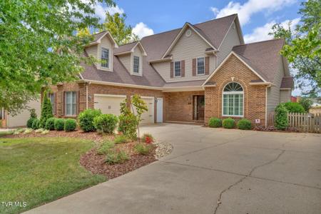 109 Emerald Chase Circle
