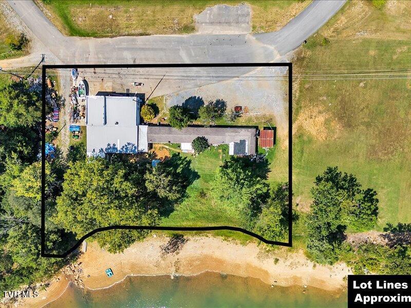 Image 2: 20-2255 Broadway Dr-20