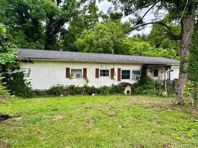 1523 Riverfront Circle