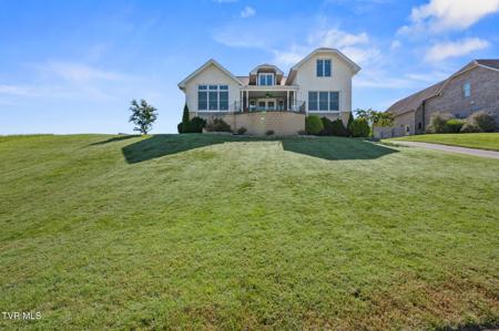 225 Forest Lane N