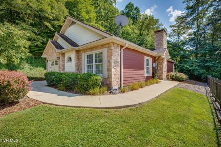 521 Hickory Tree Private Drive Drive