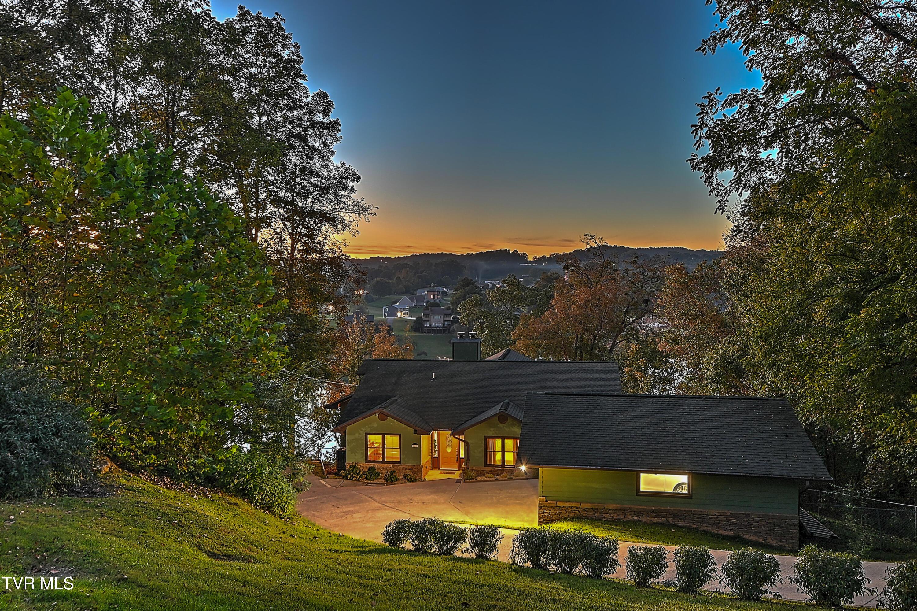 Image 2: 669 Summer Sound Twilight GUnit-28