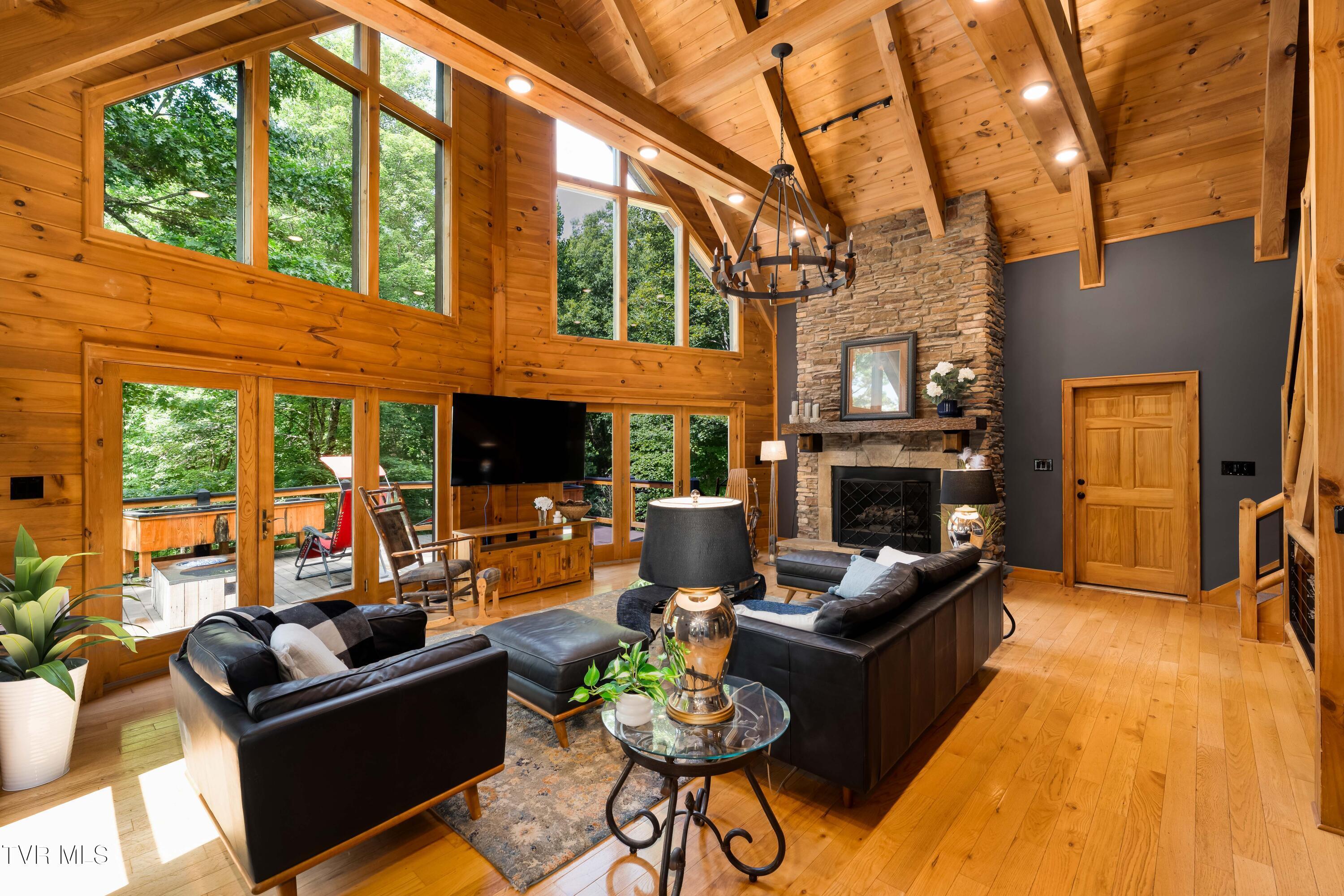 Image 3: 191 Bear Ridge Dr (43 of 80)