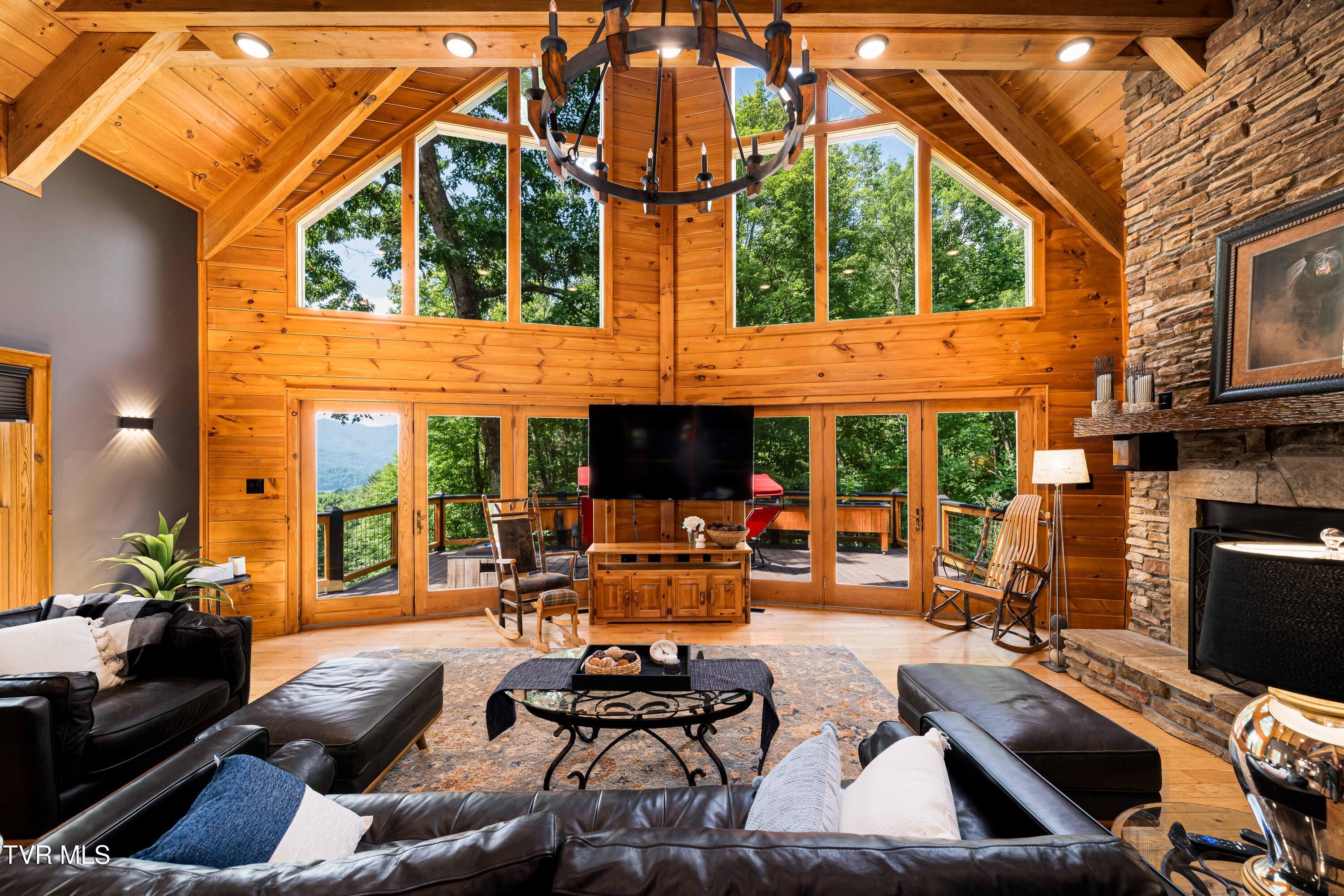 Image 4: 191 Bear Ridge Dr (44 of 80)